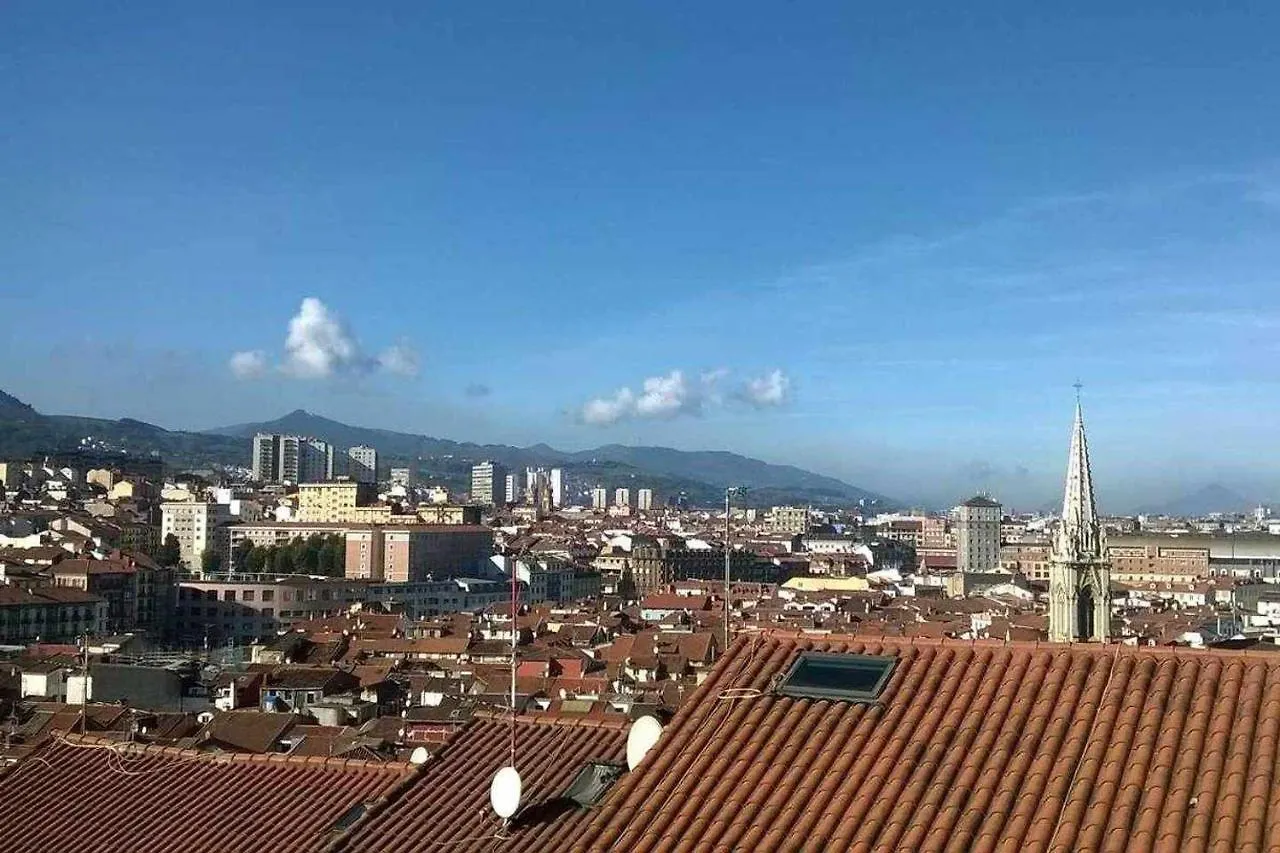 Habitación en casa particular Apartamento Alojamiento en TORRE SOLOKOETXE License LBI227 Bilbao
